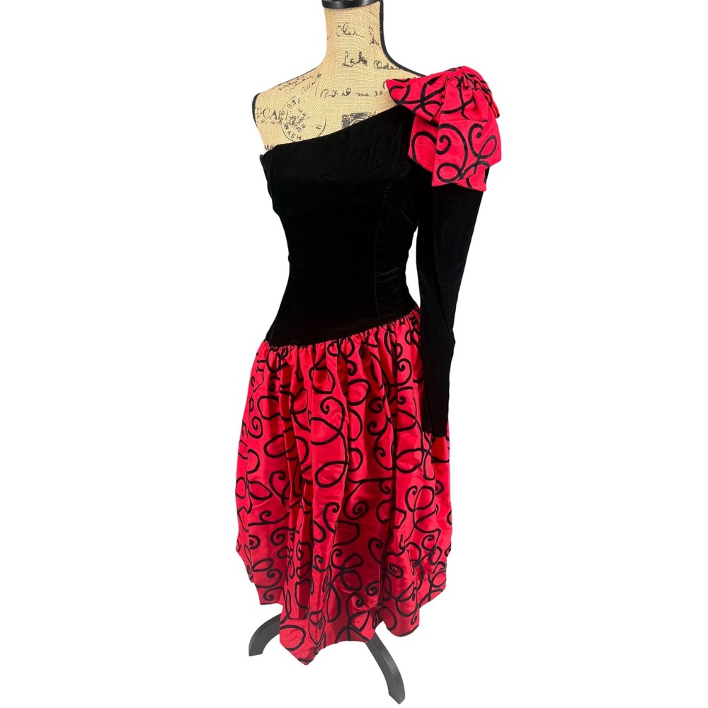 Gunne‎ Sax Dress Size 5 Black Red One Shoulder Velvet Bow Flocked 80s Vtg